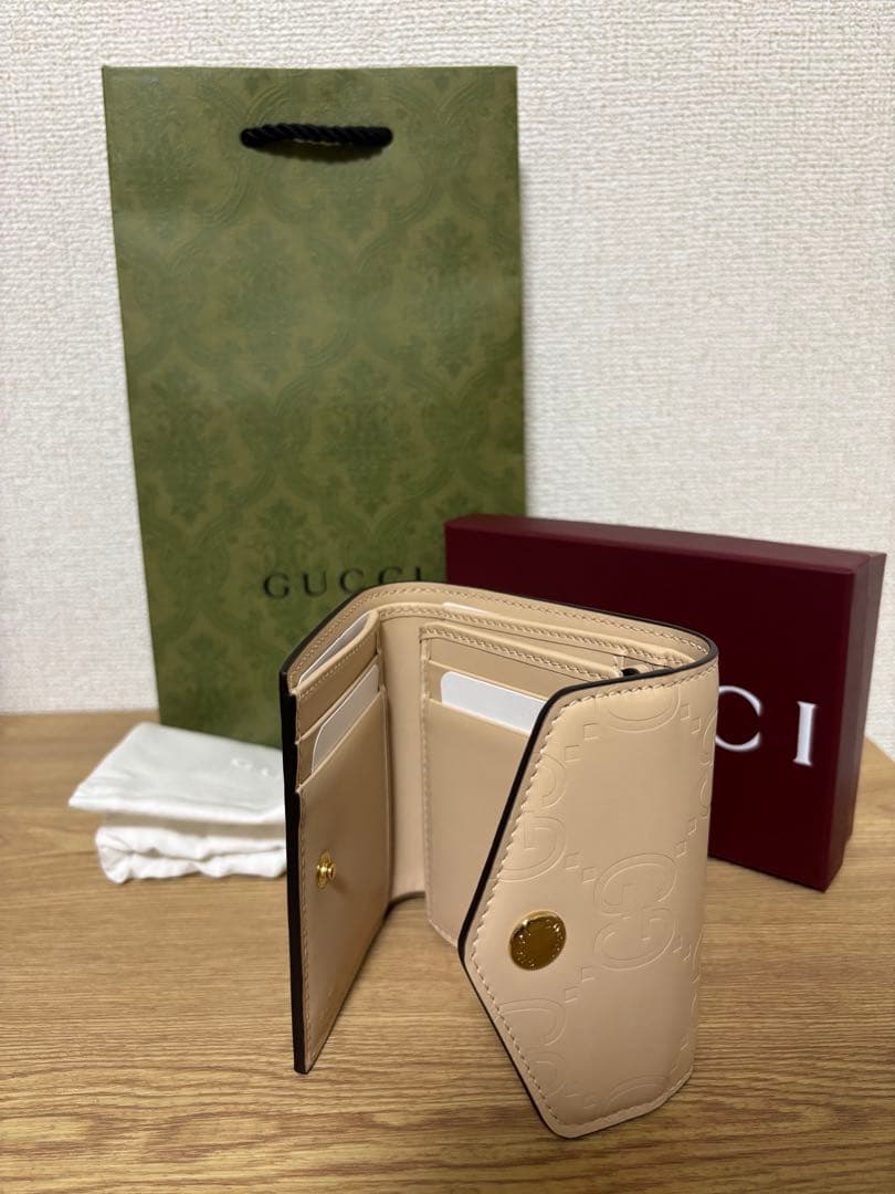 GUCCI ベージュ 三つ折り財布