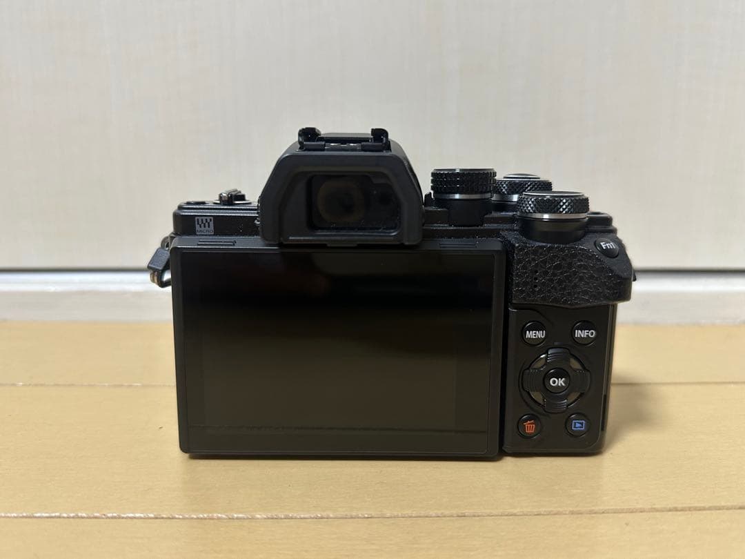 OLYMPUS E-M10 Mark II レンズセット