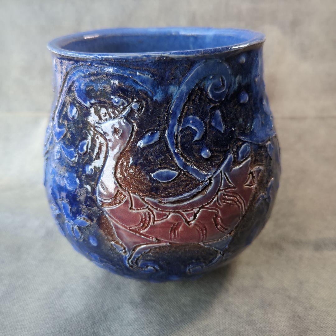 陶器　鳳凰浮き彫り壺