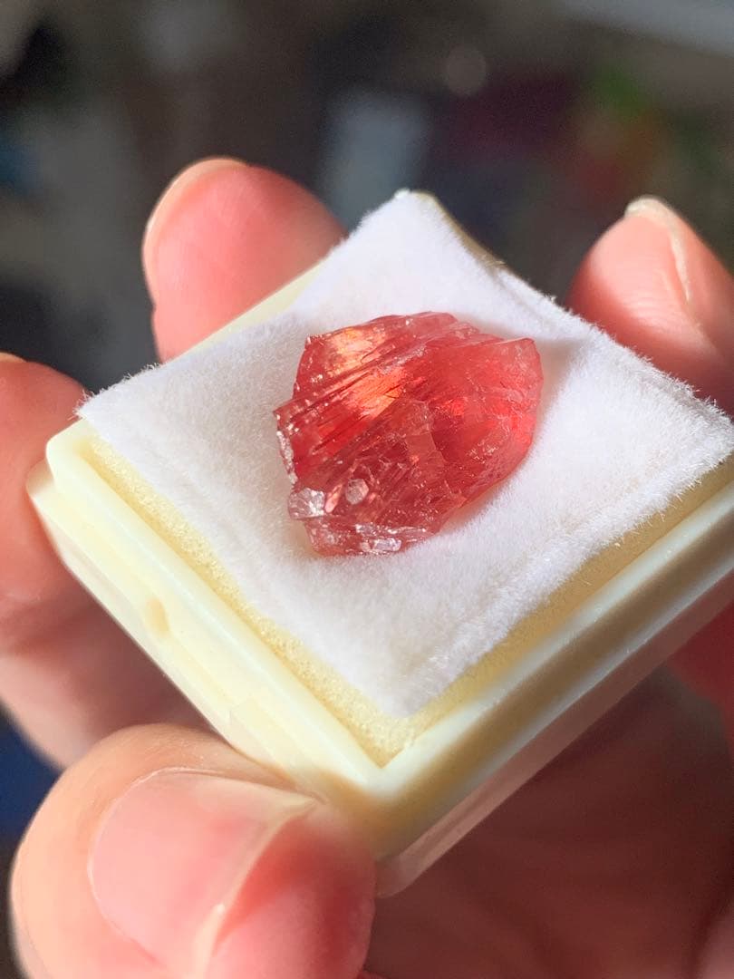 国産鉱物　ロードクロサイト北海道 稲倉石鉱山 菱マンガン鉱　インカローズ　翡翠