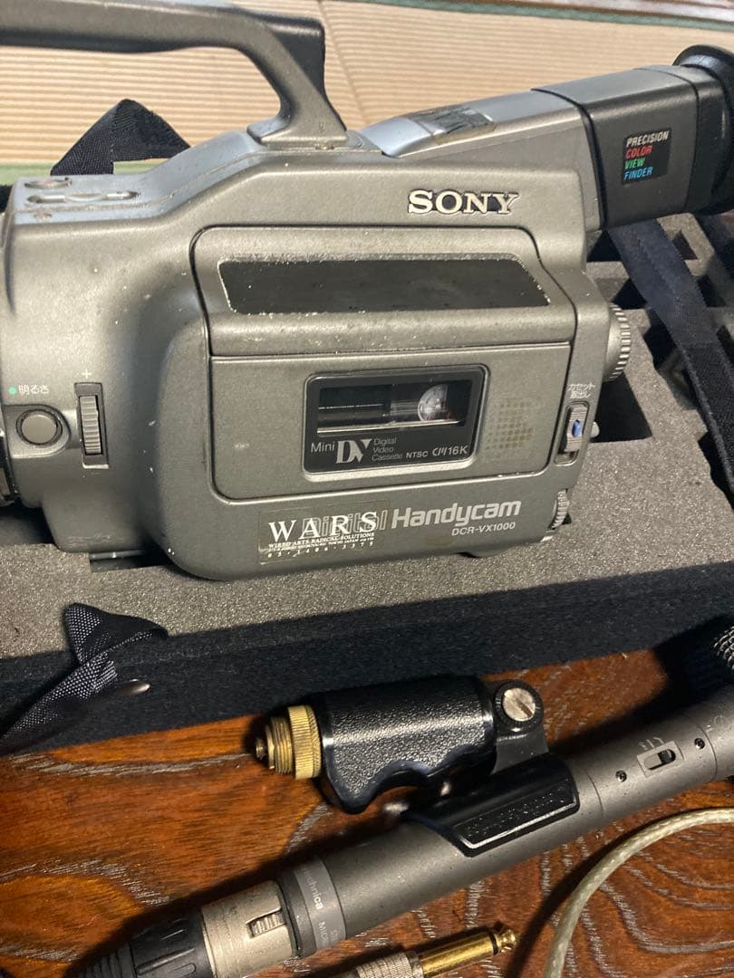 SONY DCR-VX1000 ハンディカム 本体とアルミケース