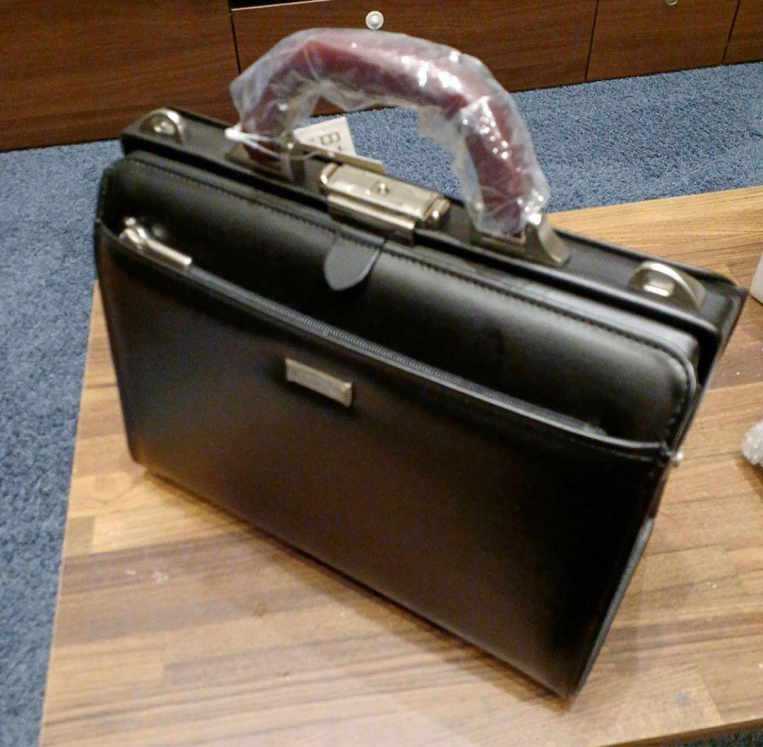 【新品】コンパクトダレスバッグ