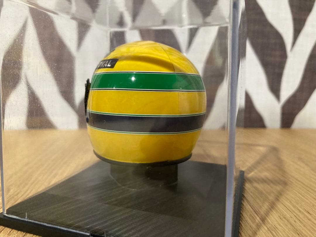 超激レア　マルボロ仕様　アシェット　1/5 セナ　ヘルメットコレクション