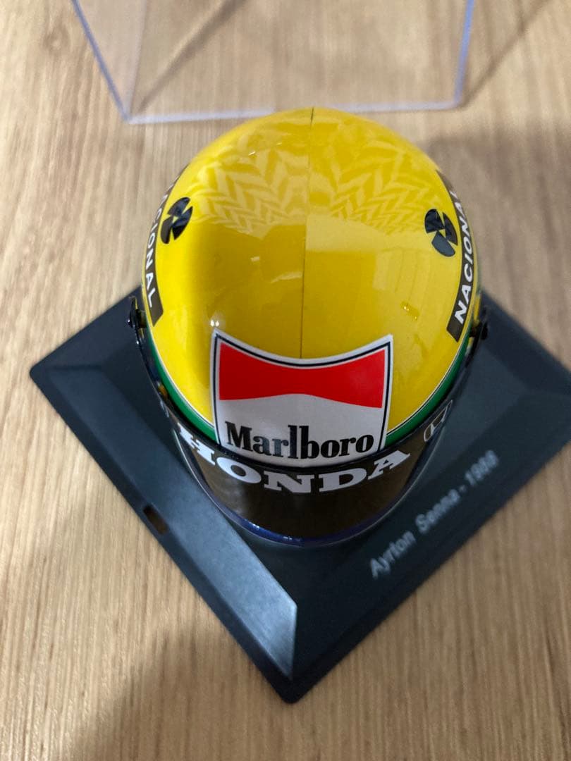 超激レア　マルボロ仕様　アシェット　1/5 セナ　ヘルメットコレクション