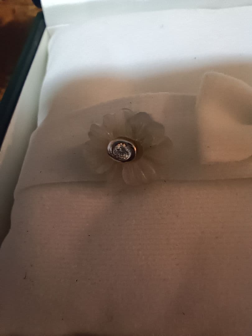 QUEENジュエリー 750 エレガントな白い花のダイヤモンド装飾装飾ピアス