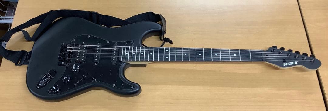【大人気！】漆黒のエレキギター SELDER セルダー ストラトキャスター