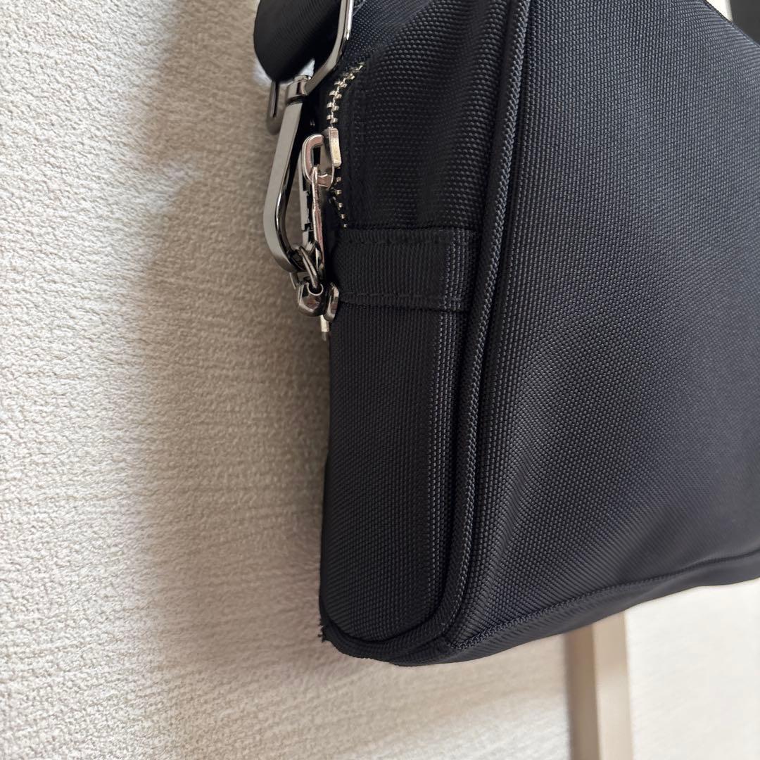 GUCCI シンプルデザイン 黒 美品 チェーンショルダー ポーチ グッチ