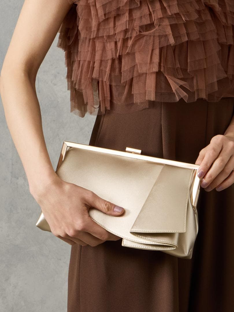 【美品】AIMER エメ フレアタッククラッチ ゴールド