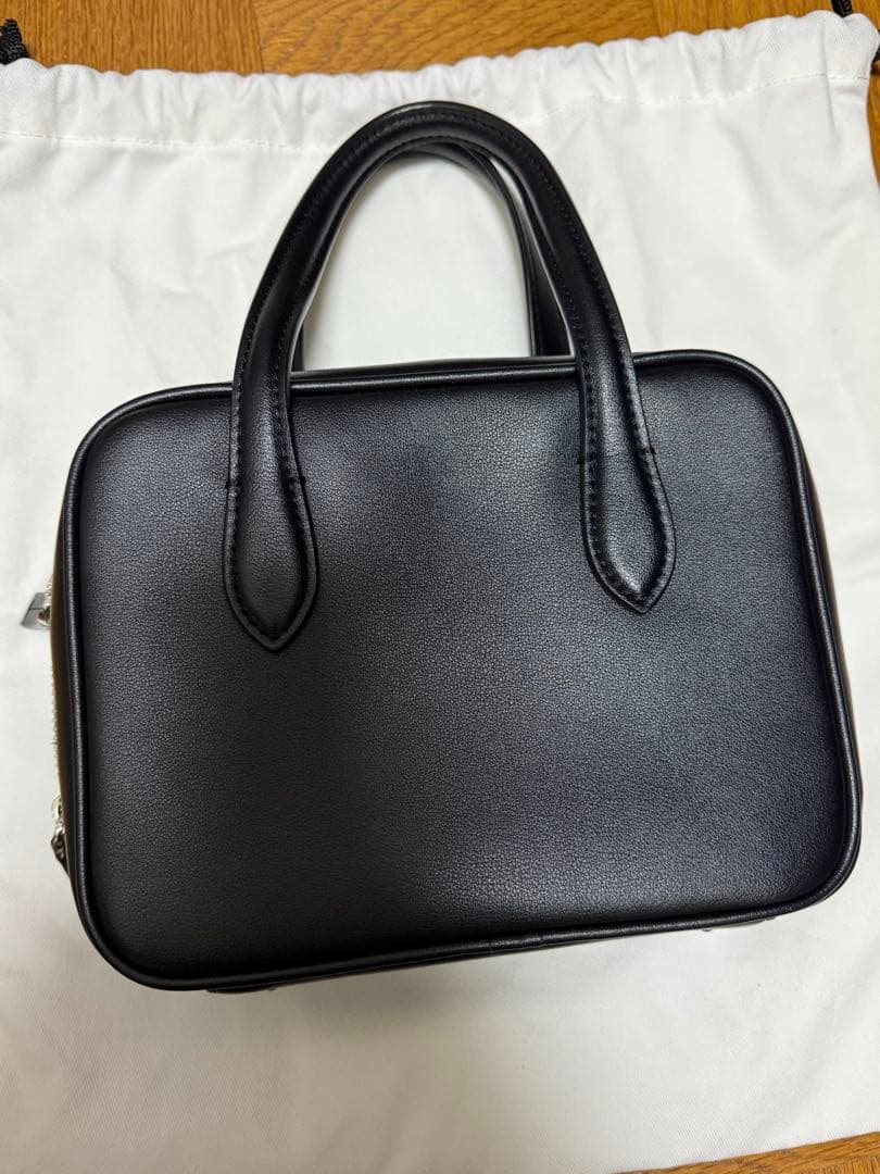VASIC ブラック ハンドバッグ