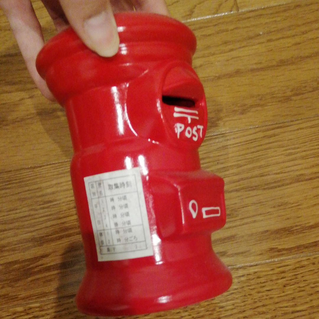レトロな赤ポスト貯金箱