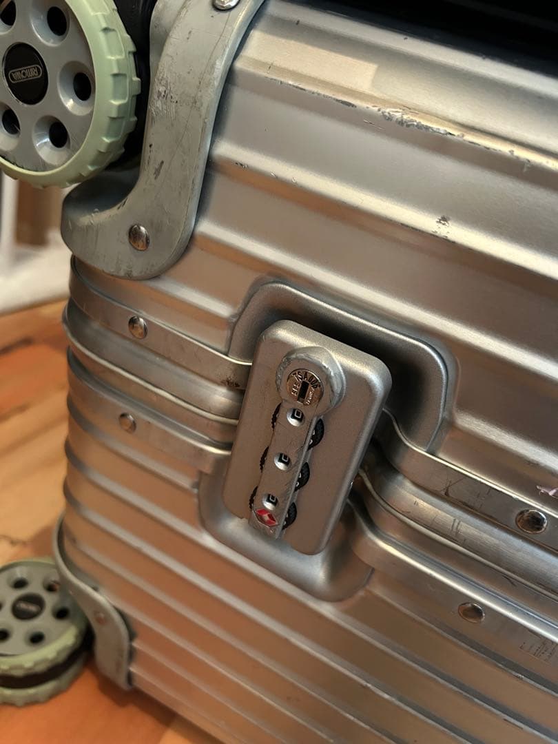 リモワ トパーズ スポーツ　923.75.00.4　89リットル　4輪