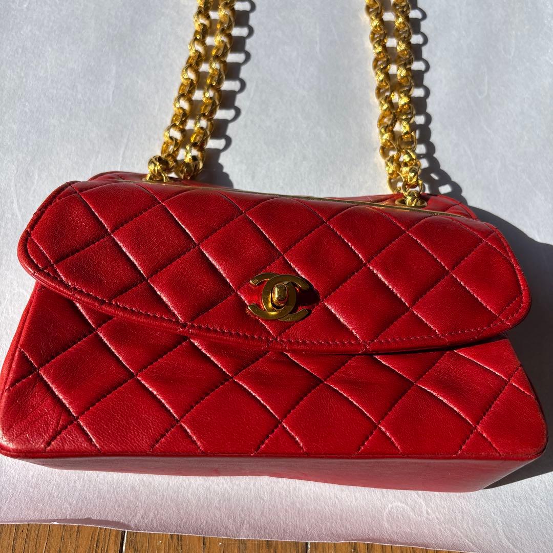 CHANEL レッドショルダーバッグ ゴールドチェーン