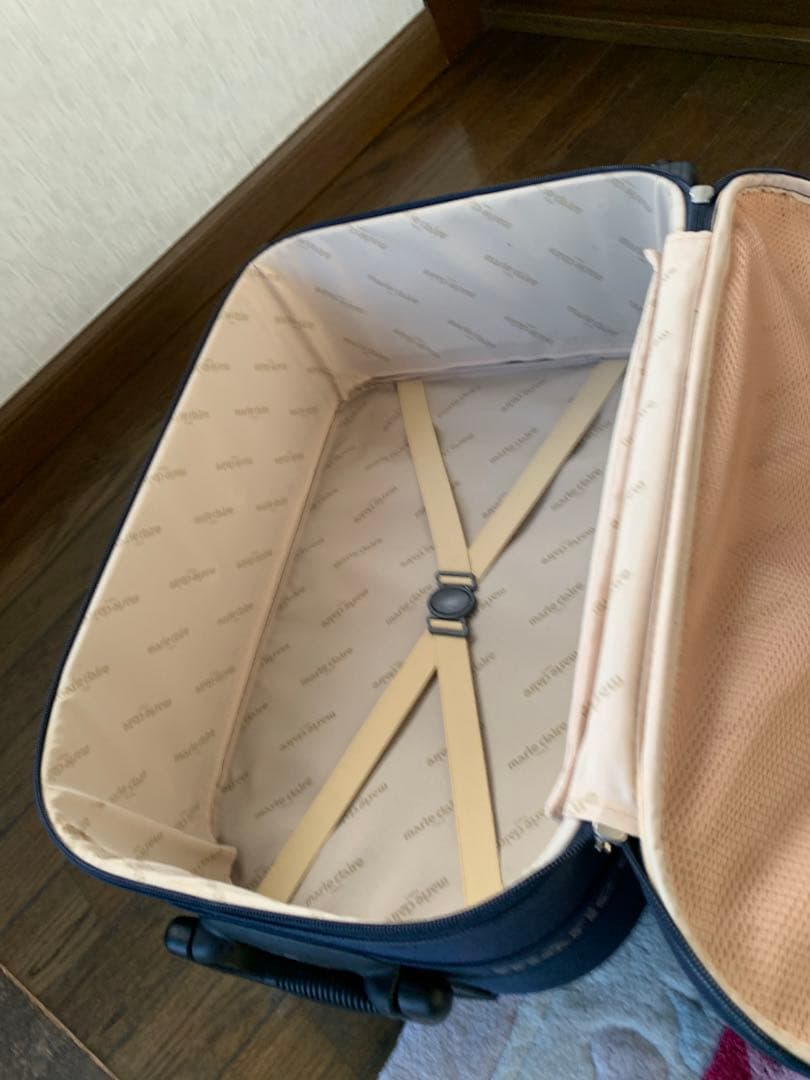 【希少品】marie claire ネイビー 中型スーツケース