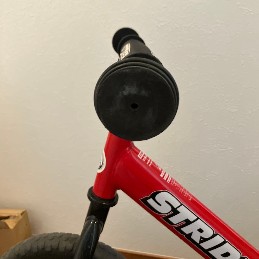 STRIDER スポーツ　12インチ 赤　ロッキングベース付き（一部部品無し）