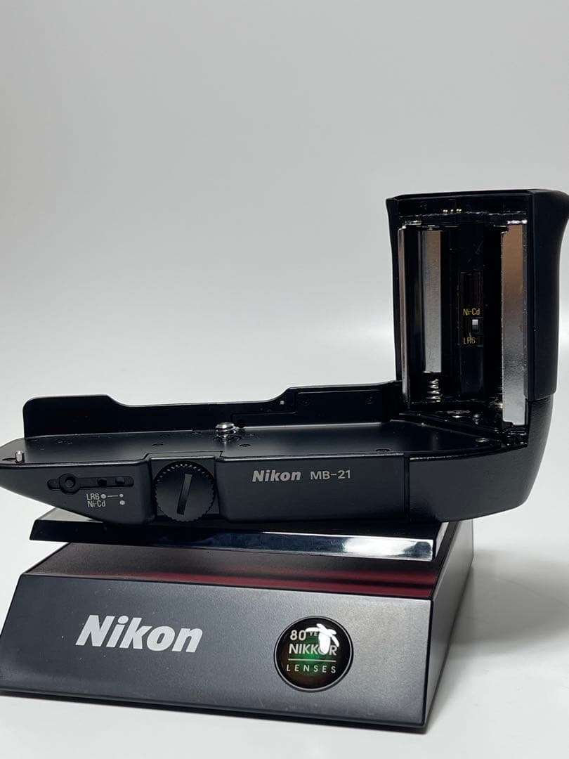 Nikon MB-21バッテリーグリップ