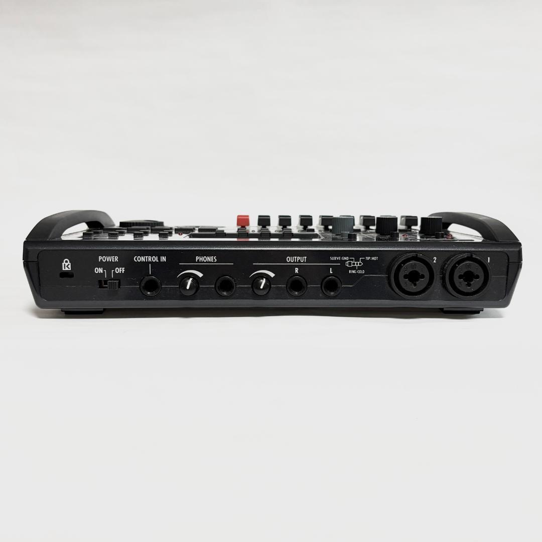 ZOOM R8 レコーダー・インターフェース・サンプラー