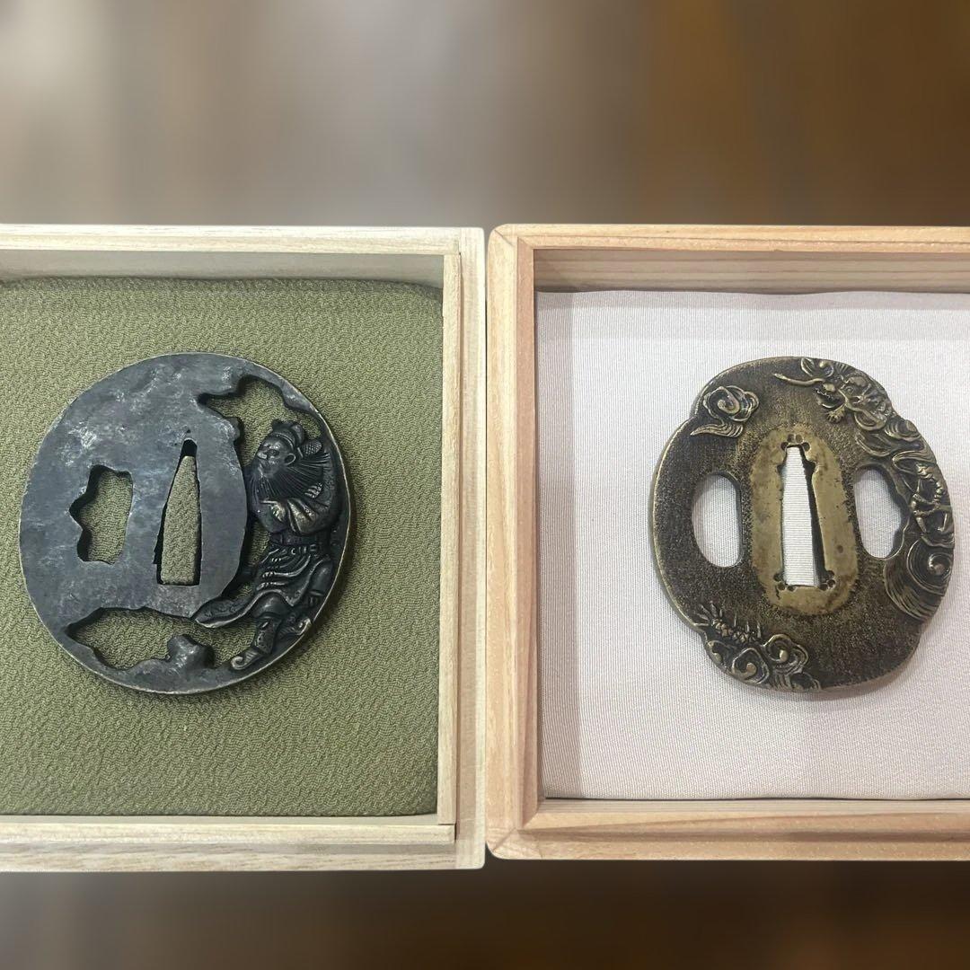 武士彫刻 鉄製刀の鍔2点