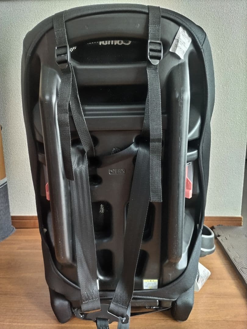 [引取り限定]Combi ジュニアシート ブラック/ホワイト カップホルダー付き