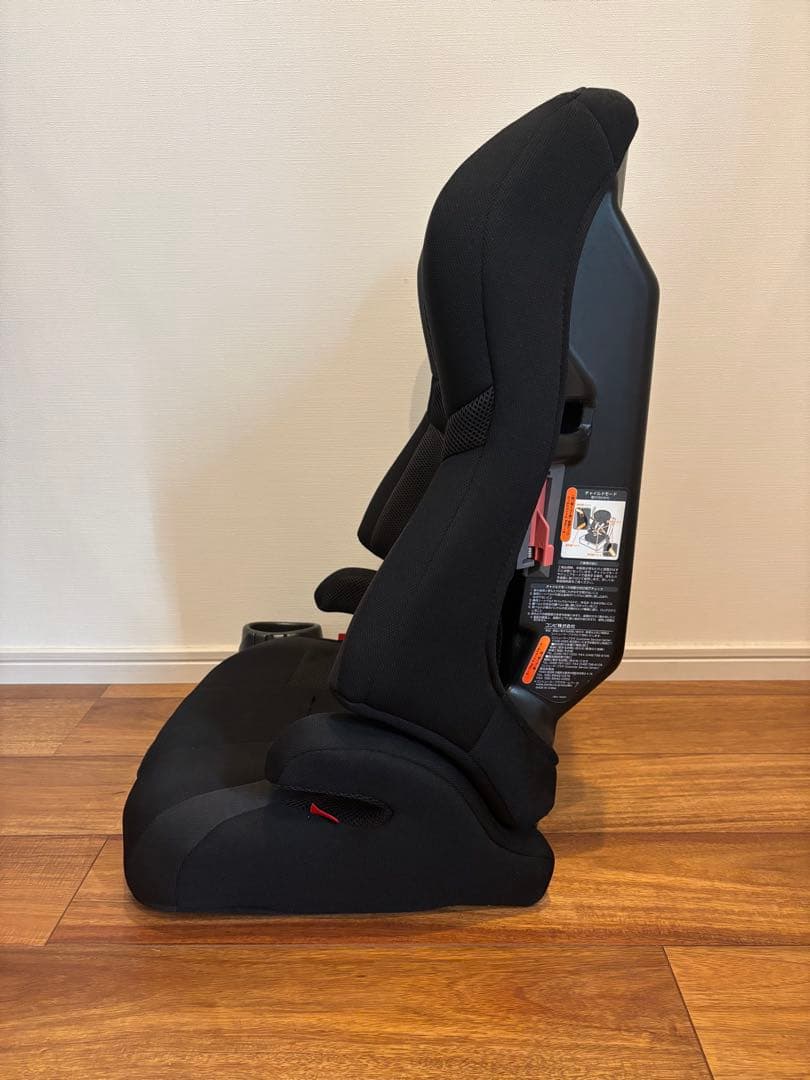 Combi コンビ ジョイトリップ エアスルー GG チャイルド ジュニアシート