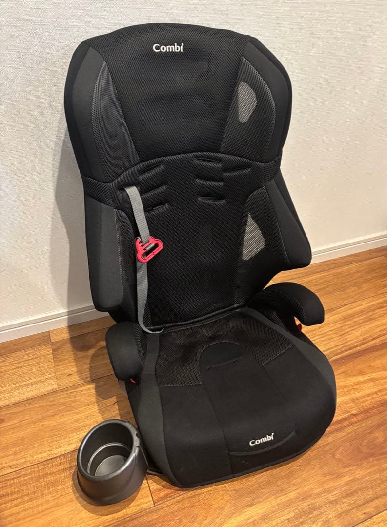 Combi コンビ ジョイトリップ エアスルー GG チャイルド ジュニアシート