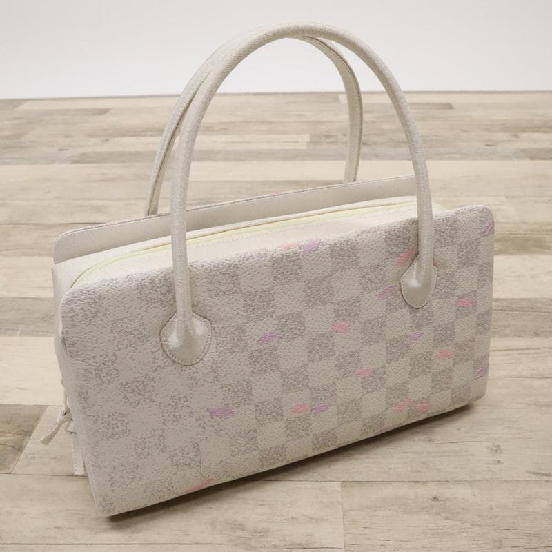 《和装バッグ◆利休バッグ■白地に市松模様■桜花びら刺繍＊着物♪和装Z7-21》