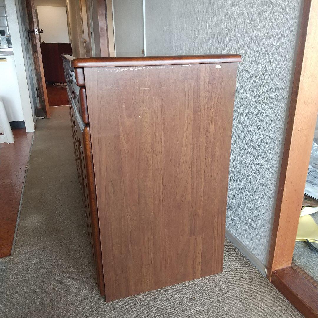 木製4ドアキャビネット 2口コンセント付き　株式会社又七木工社