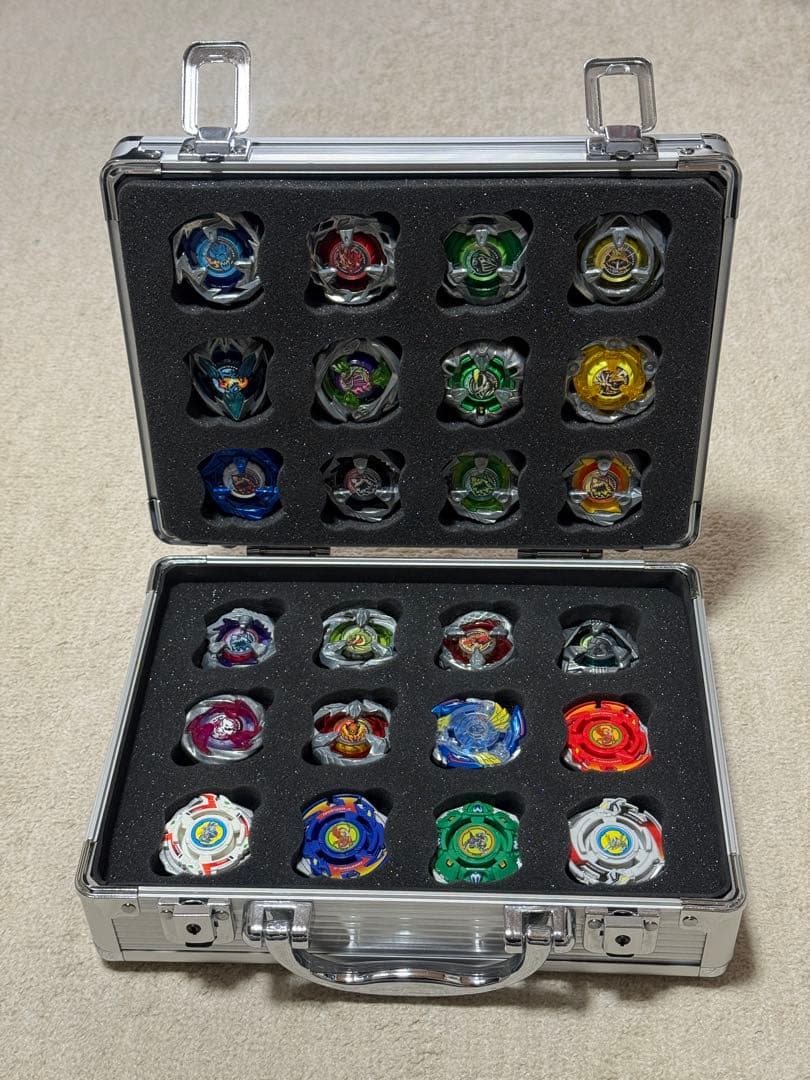 ベイブレードX BEYBLADEX アルミケース 24個収納可能ケース