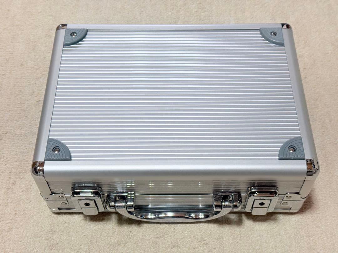 ベイブレードX BEYBLADEX アルミケース 24個収納可能ケース