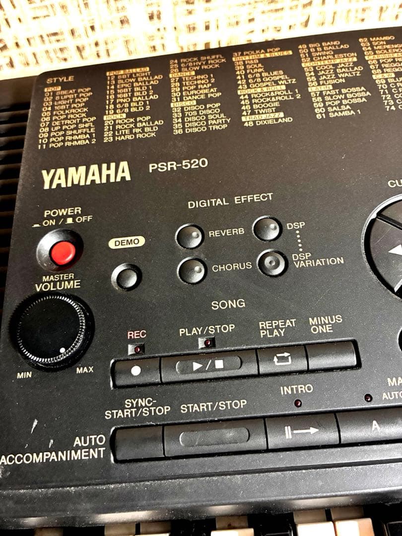 キーボード　YAMAHA　PSR-520