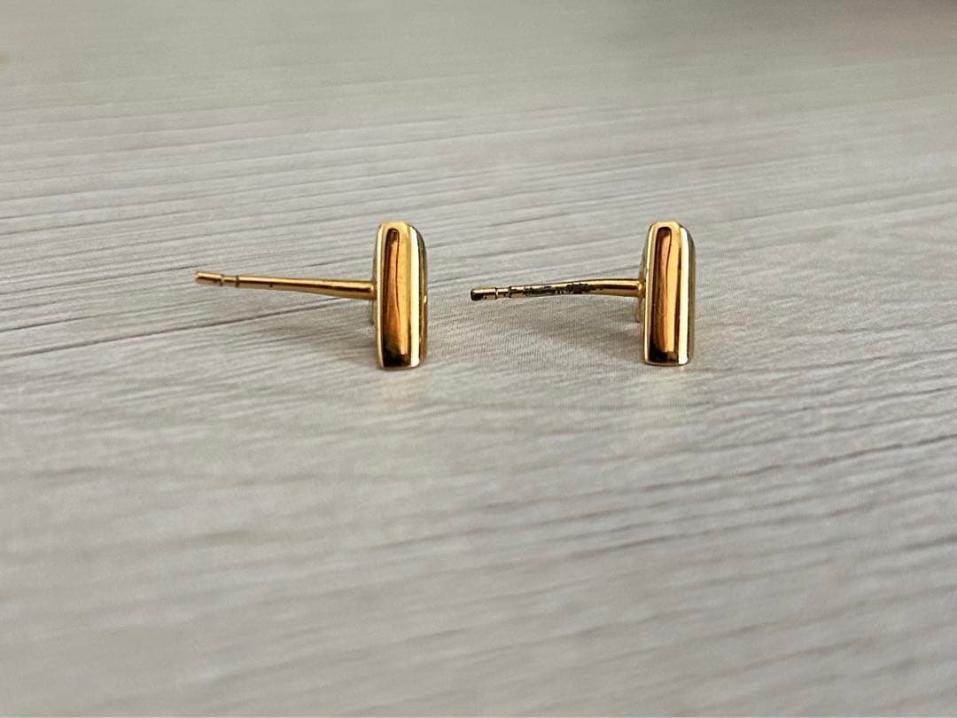 ルイヴィトン ピアス エセンシャル