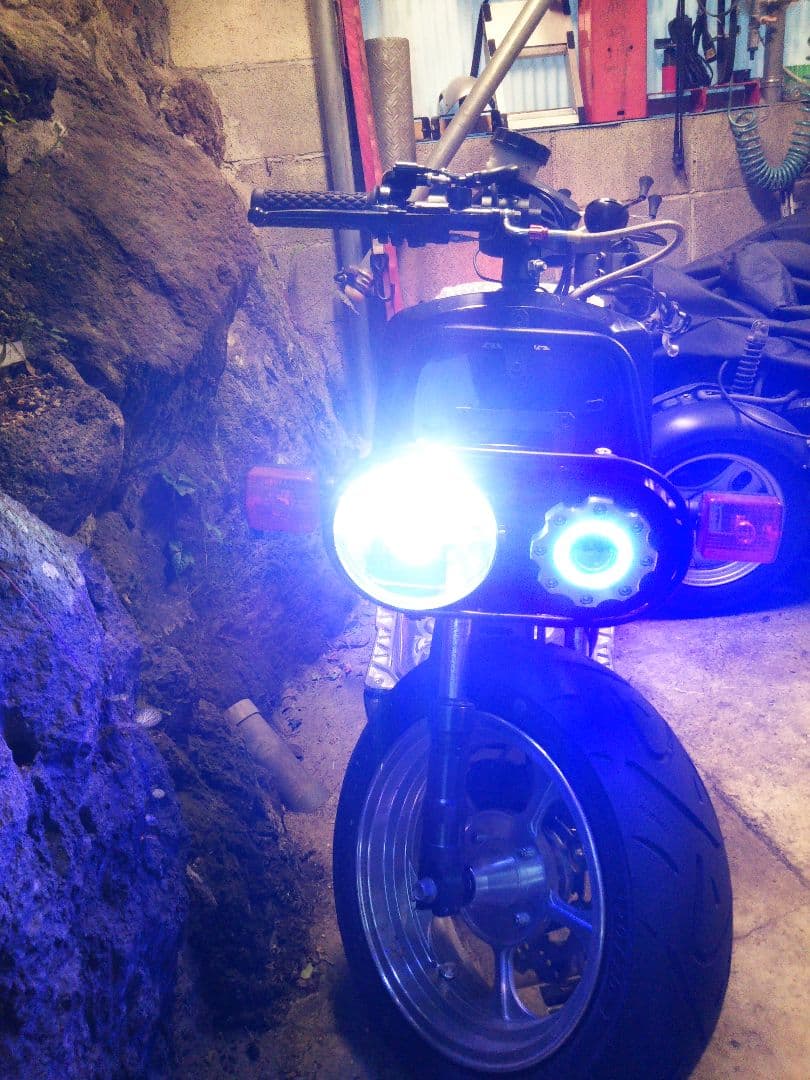 ズーマーヘッドライト デカ目 レジーアイ 中古セット