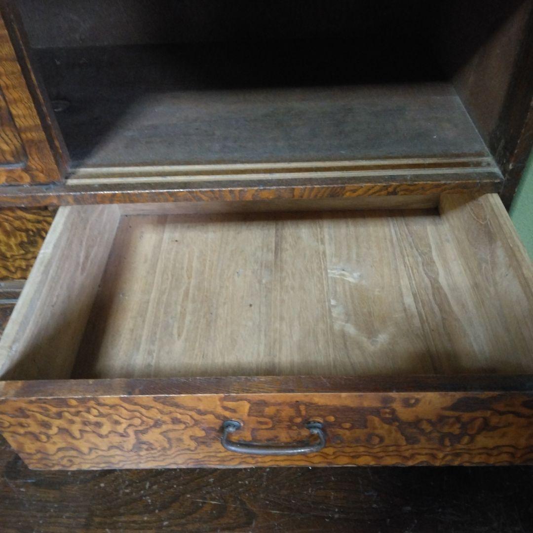 木製ガラス扉付き茶タンス