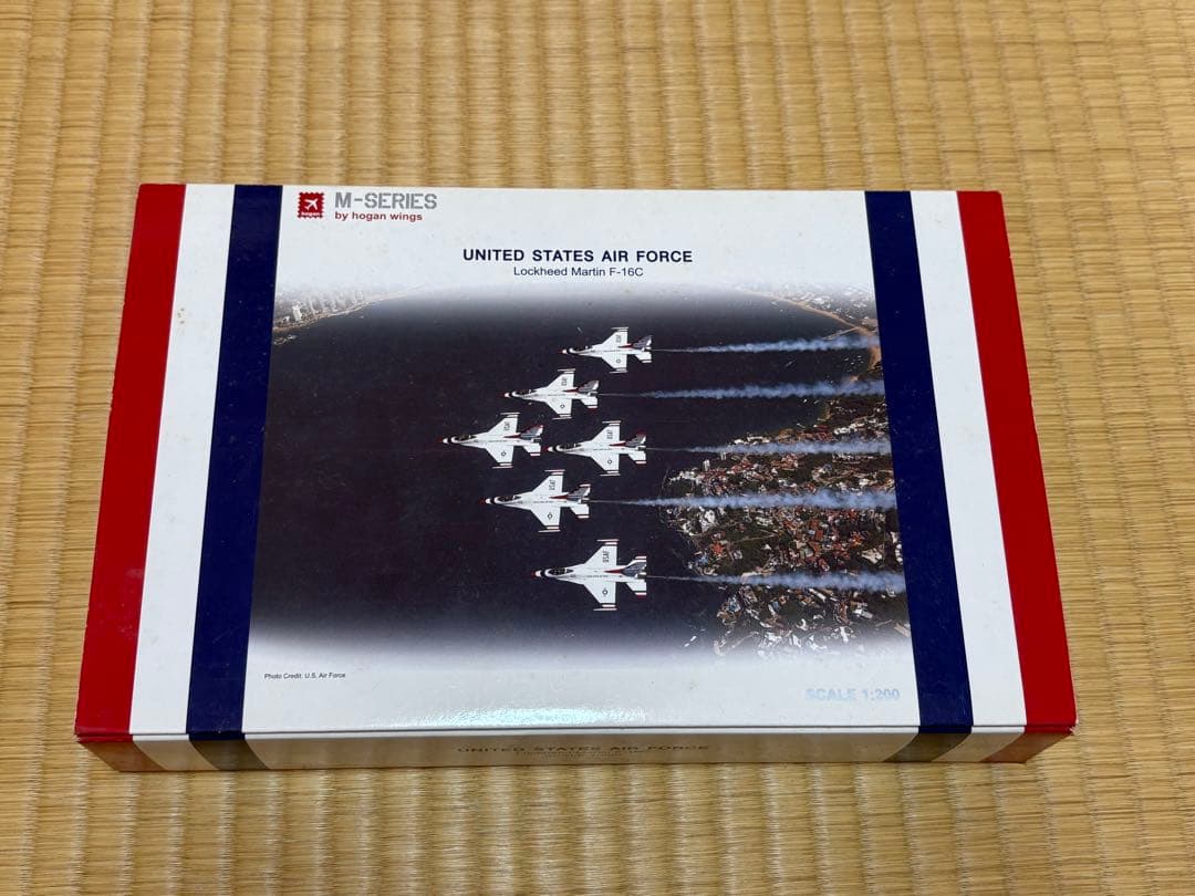 2009年 サンダーバーズ F-16 6機セット　1:200スケール