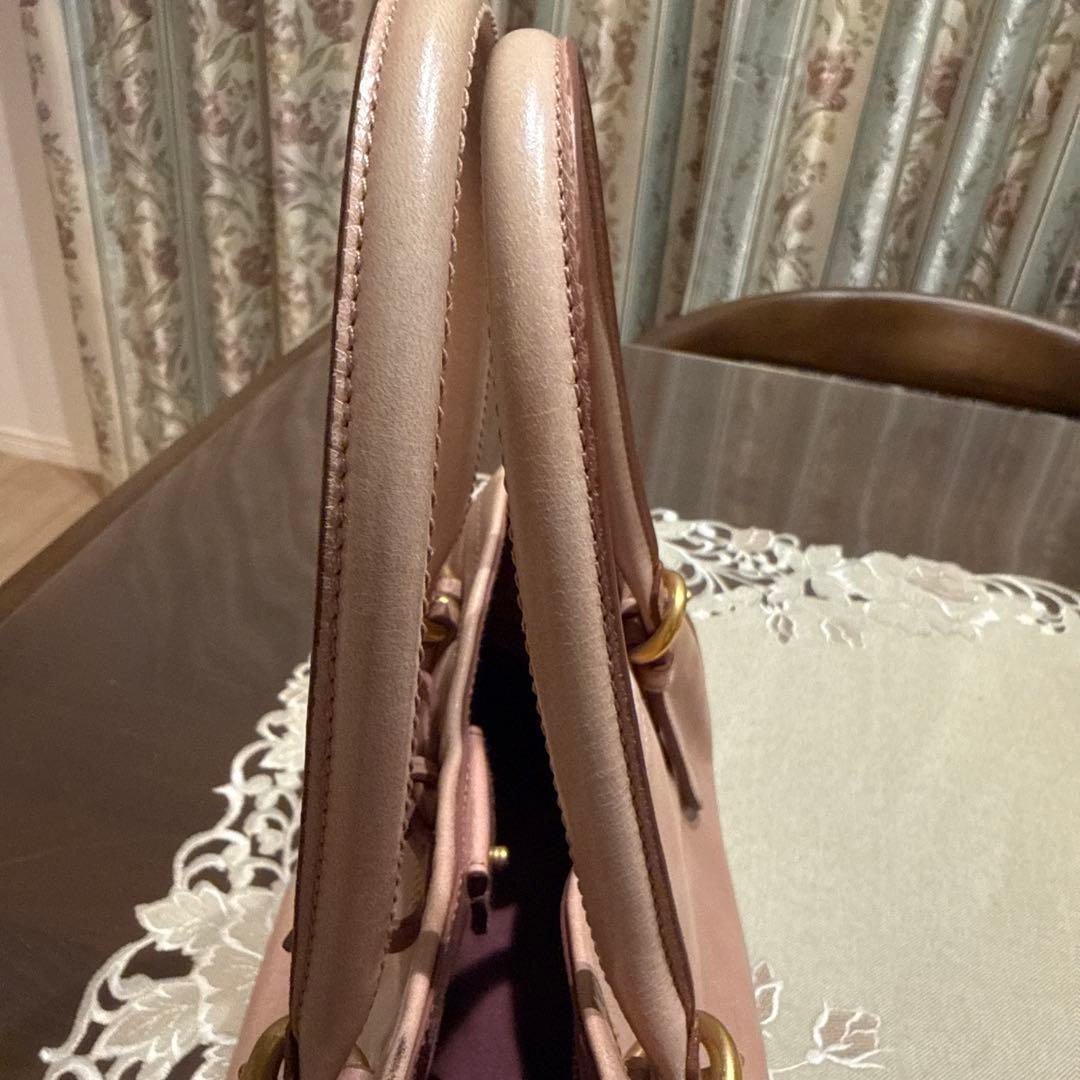 miu miu ピンク ハンドバッグ