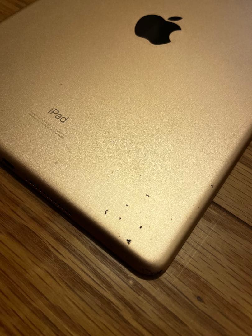【ジャンク】iPad 第7世代　本体 ゴールド　A2198