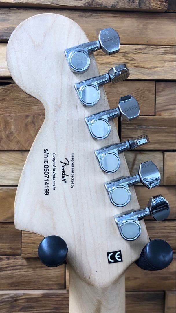 Squier by Fender ストラトキャスター Standard