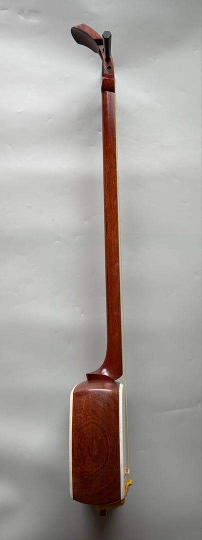 三味線　動物皮　良コンディション　堅牢トランクケース付　フルセット