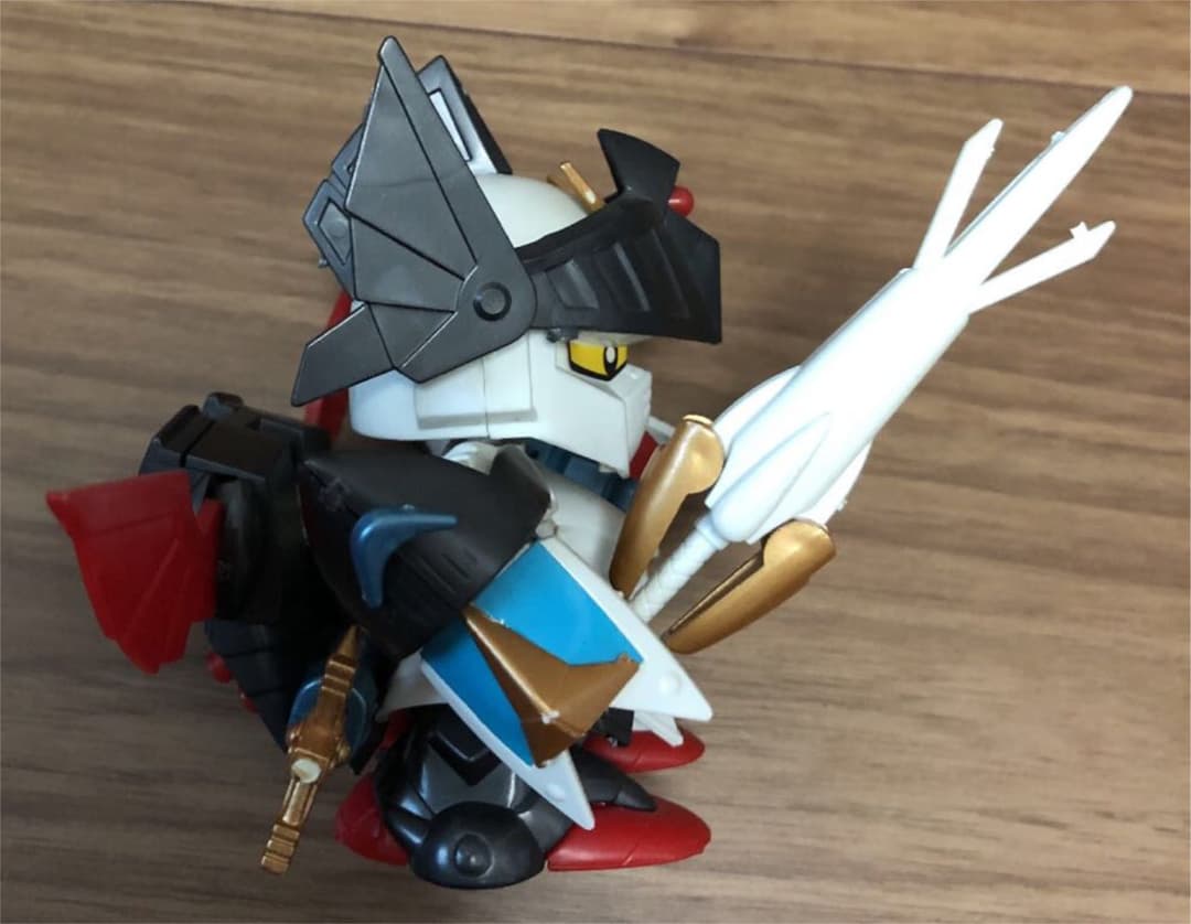 元祖SDガンダム　プラモデル　バーサルナイトガンダム　完成品