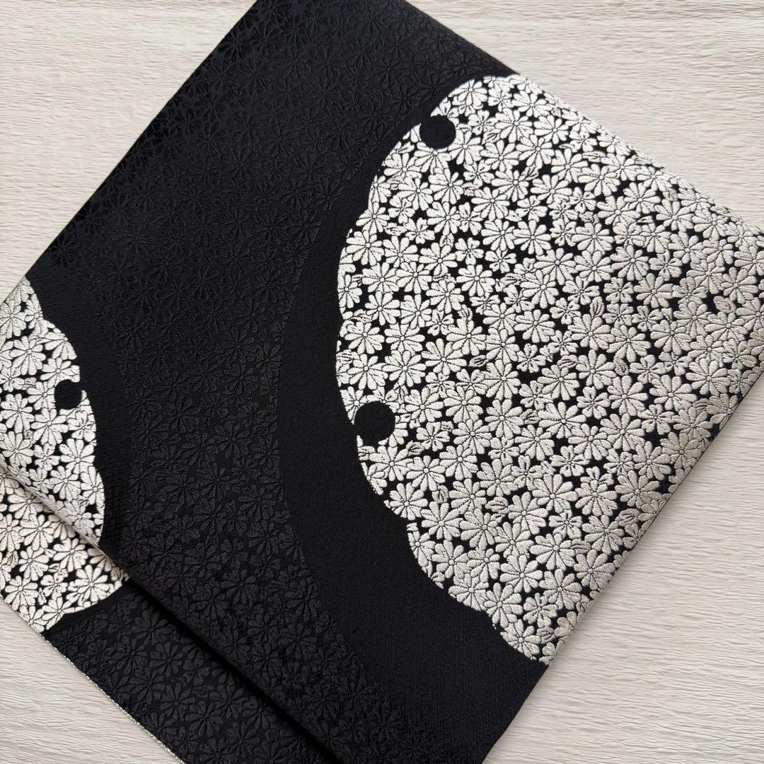 m-47 雪輪 菊 正絹 袋帯 黒地 極美品