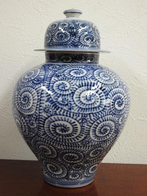 伊万里　鮹唐草　蓋付壺　M641