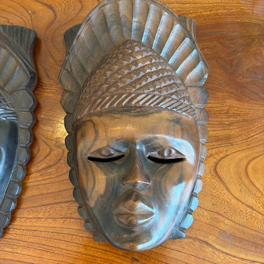 ナイジェリア　木製アフリカンマスク ダークブラウン彫刻作品　2対