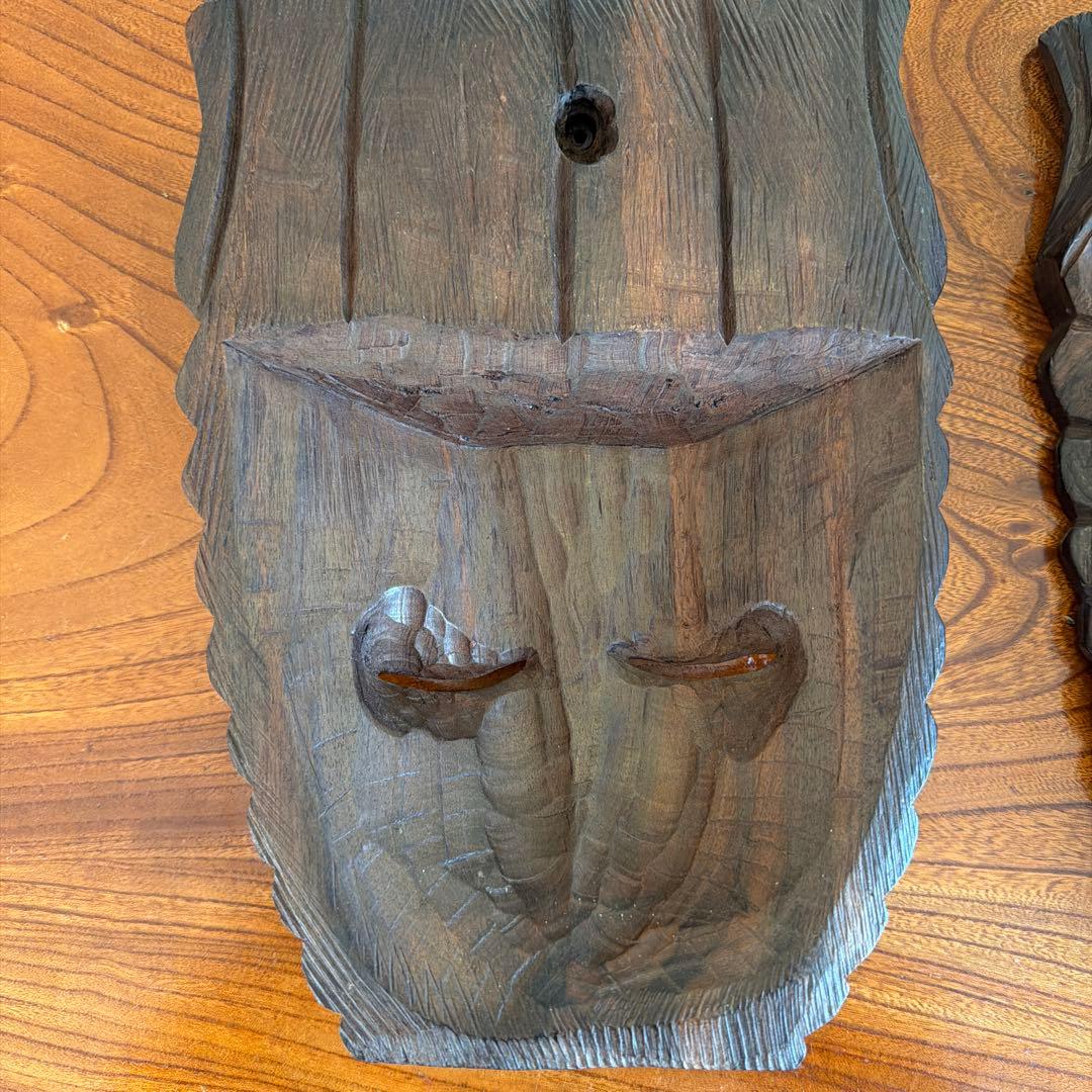 ナイジェリア　木製アフリカンマスク ダークブラウン彫刻作品　2対