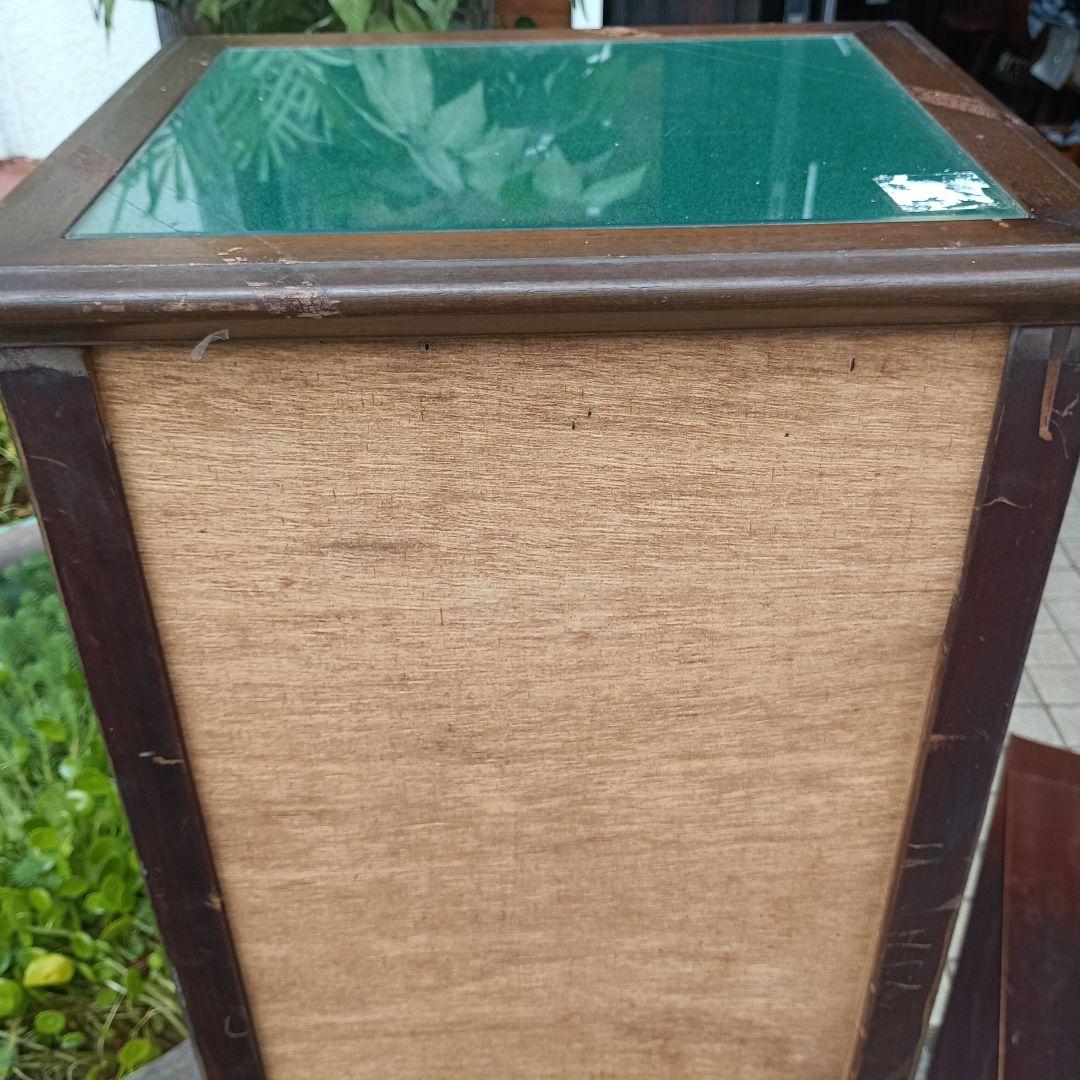 R*a様 4272）アンティーク風　スリムチェスト　引き出し　上面ガラス　難あり