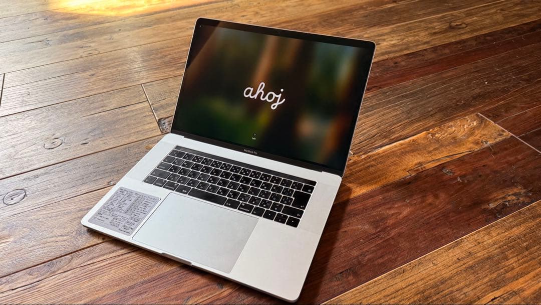 爆安MacBook Pro 15インチCore i7 充放電回数62回！