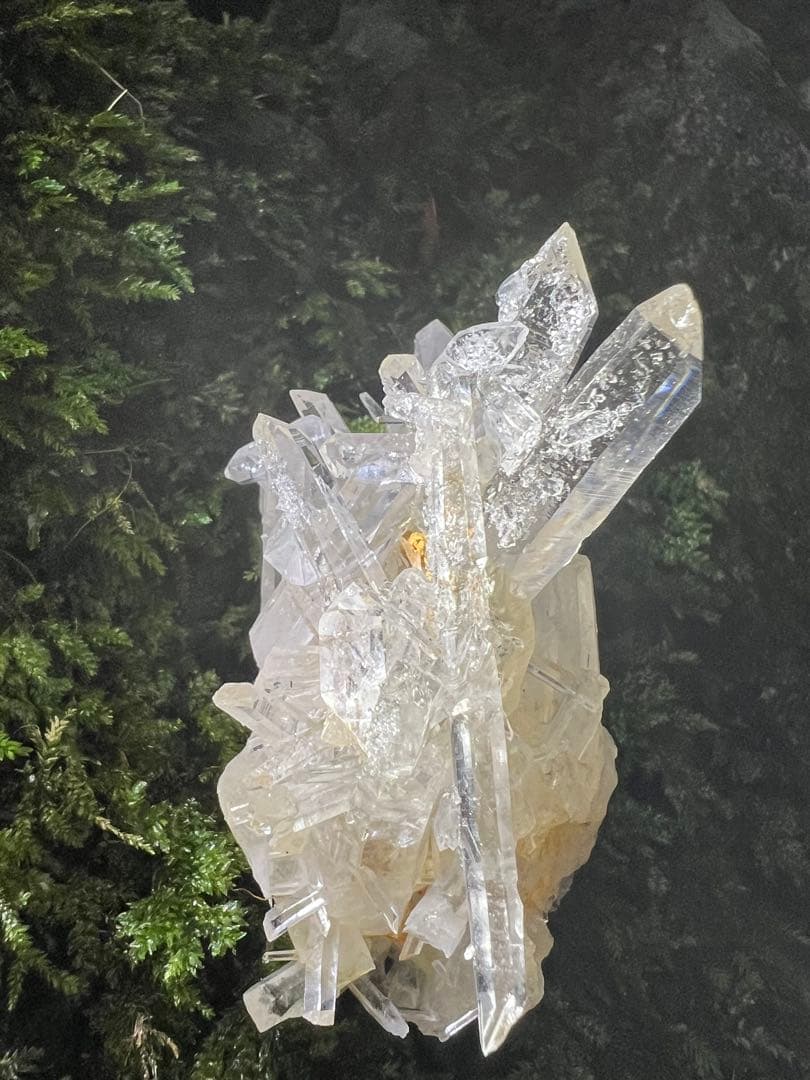 龍脈の精髄 水晶クラスター 「光を宿す透明なる守護」 九州産国産水晶宝石質AAA