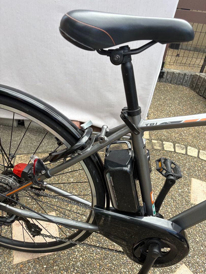 ブリヂストン 電動アシスト自転車 スポーツタイプ シルバー TB1e(大阪)