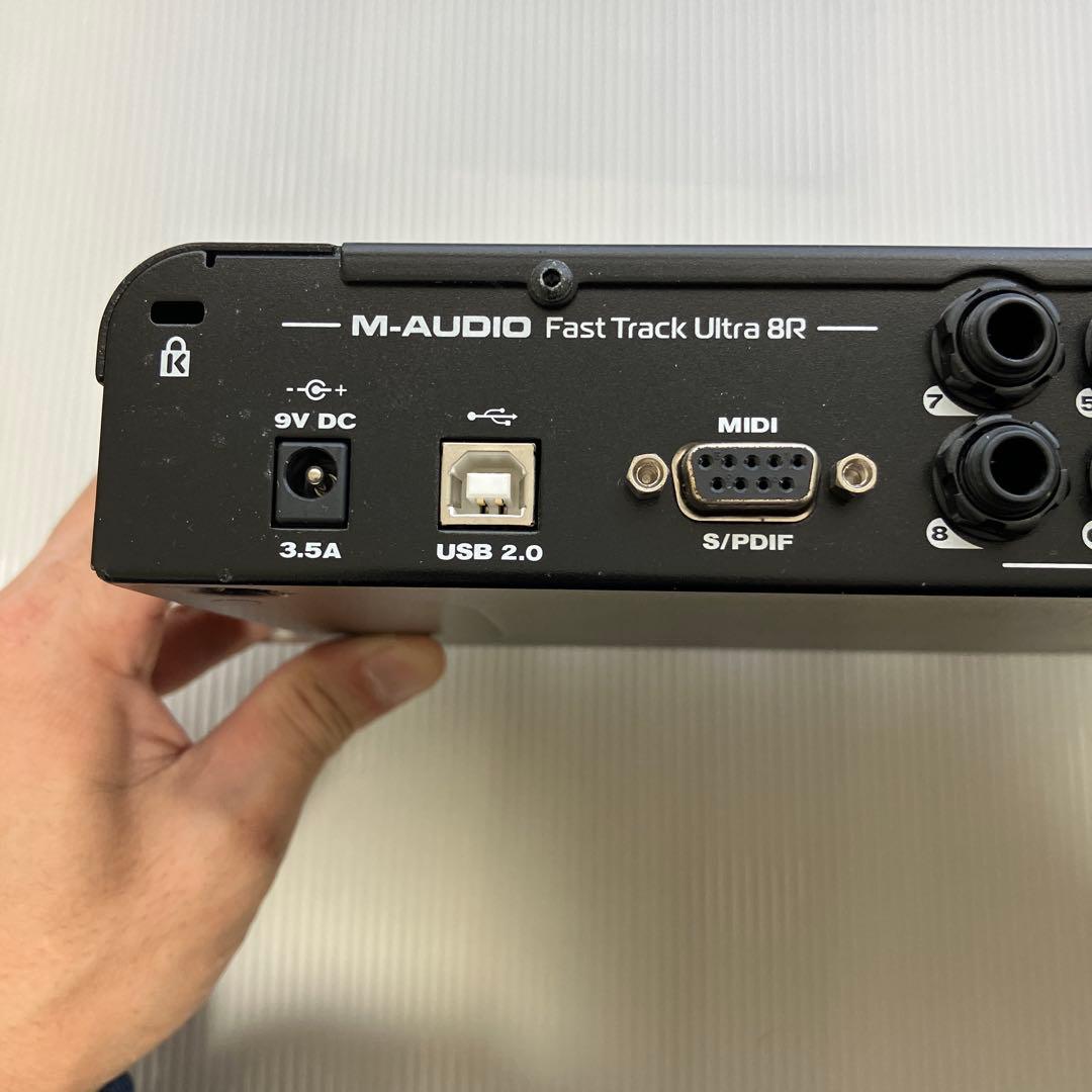 M-AUDIO Fast Track Ultra 8R アダプタ付き
