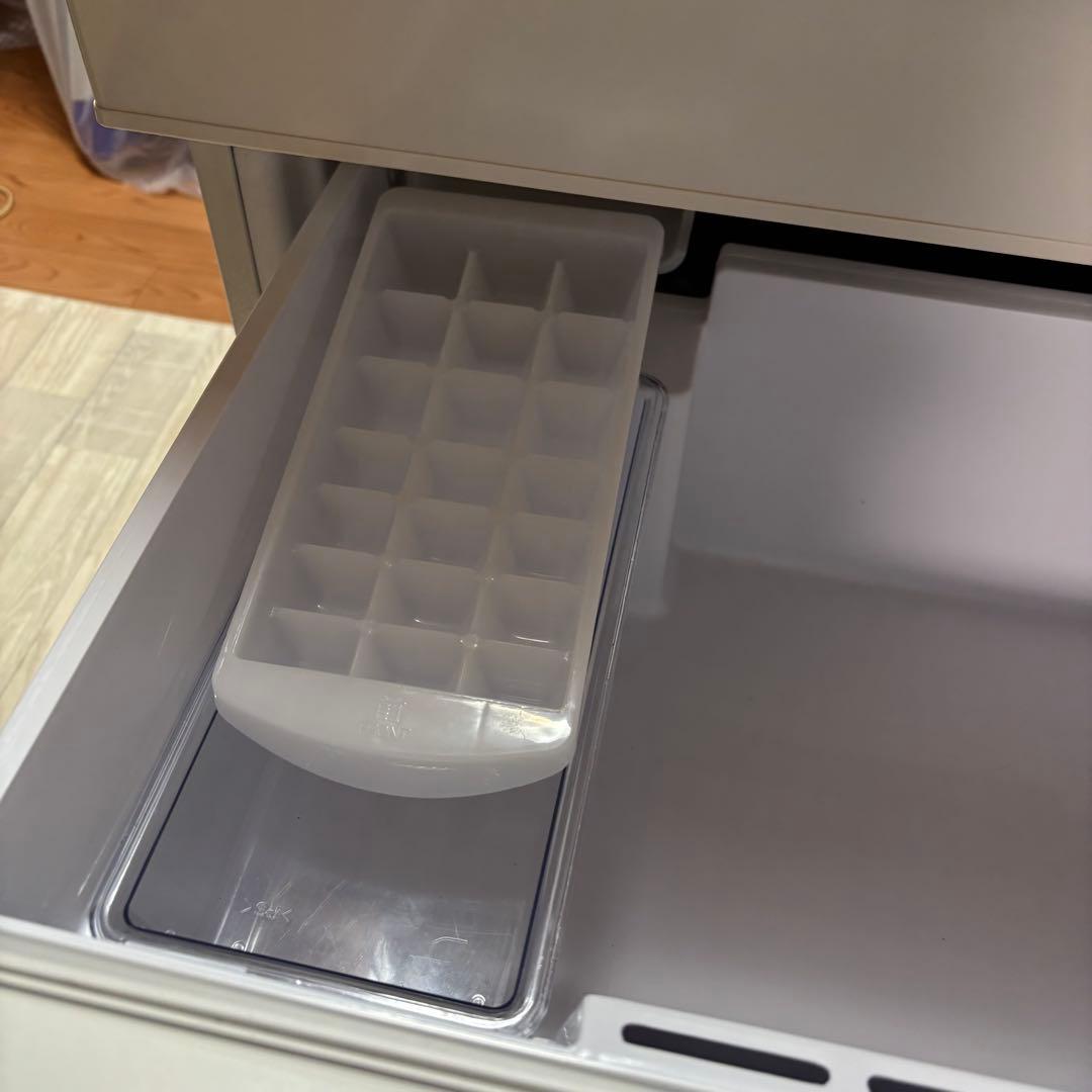 AQUA冷蔵庫 272Lホワイト3枚とびら AQR-27M2(W)