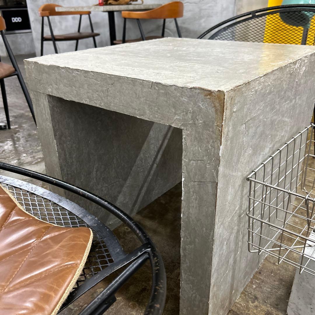 インダストリアルテーブル　モルタル風塗装