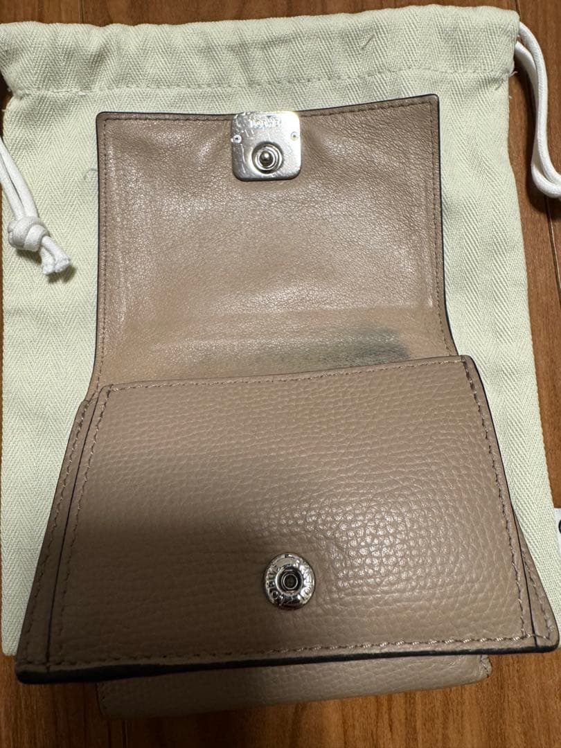 LOEWE ANAGRAM TRIFOLD WALLET サンド